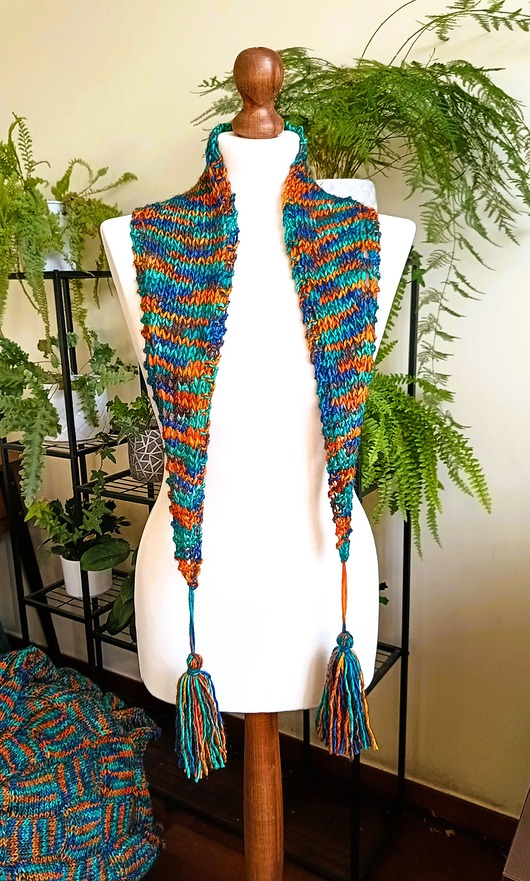 Szaliczek BOHO z chwostami