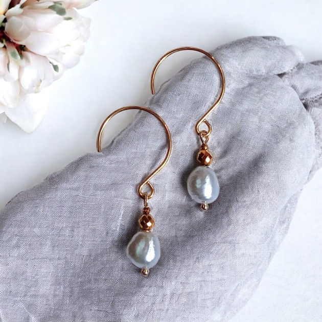 LUX. Srebrne perły - kolczyki na okrągłych biglach