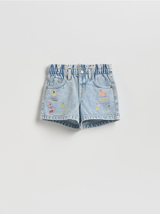 Reserved - Denimowe szorty z naszywkami - niebieski