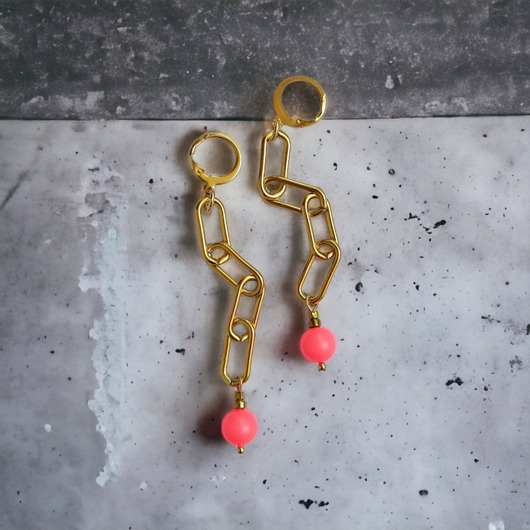 Swarovski neon pearls : neon red