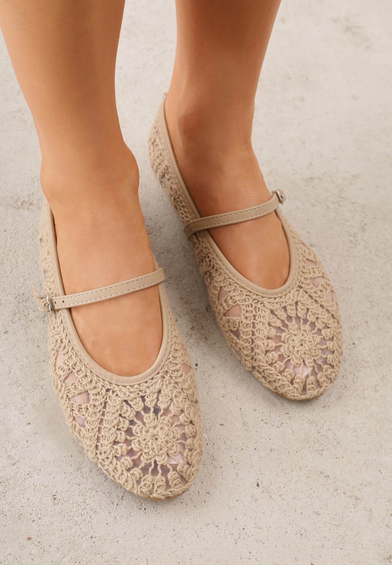 Ciemnobeżowe Siateczkowe Balerinki Boho z Paskiem z Klamerką Zdobione Plecionką Calironei