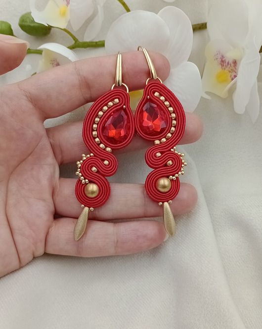 Długie kolczyki sutasz na wesele, czerwone kolczyki