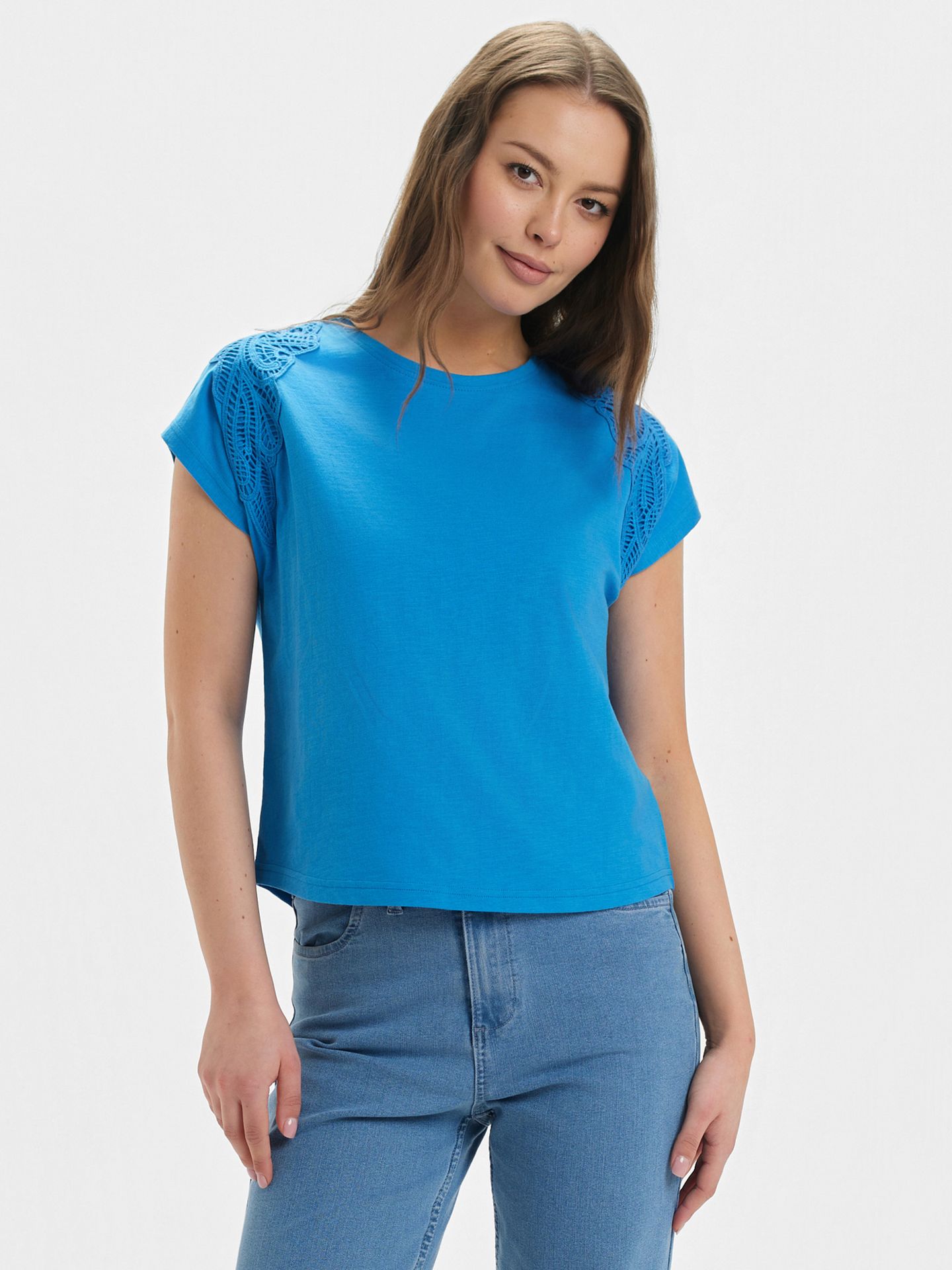 Niebieski top z haftem