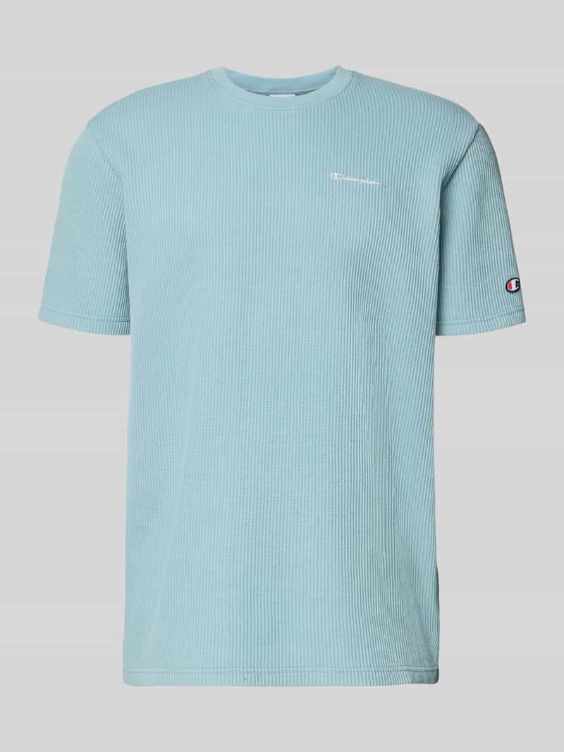 t-shirt z fakturowanym wzorem i haftami z logo