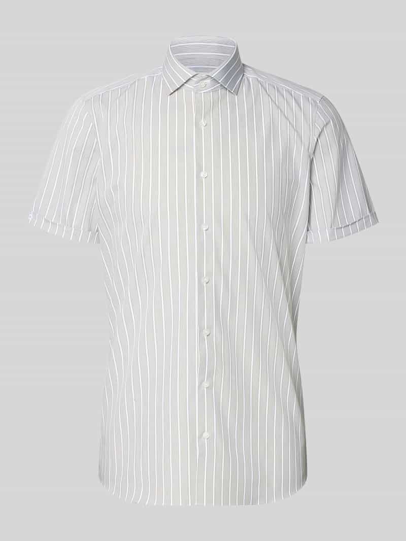 Koszula biznesowa o kroju slim fit z blokowymi pasami i kołnierzykiem typu kent