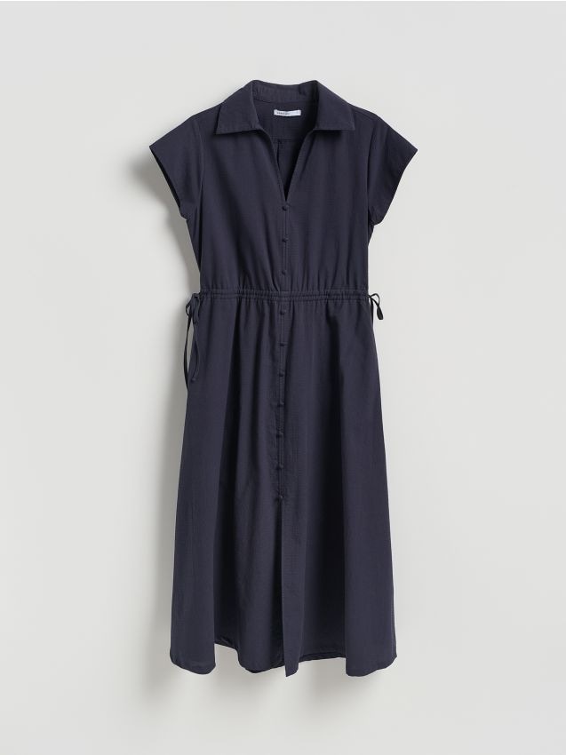 Reserved - Sukienka midi z wiązaniem - granatowy
