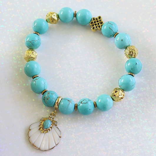 Turkus i pozłacana lawa wulkaniczna