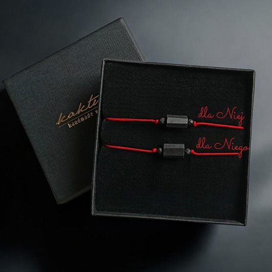 Komplet dla pary : ochronne bransoletki - czarny turmalin : czerwony sznurek