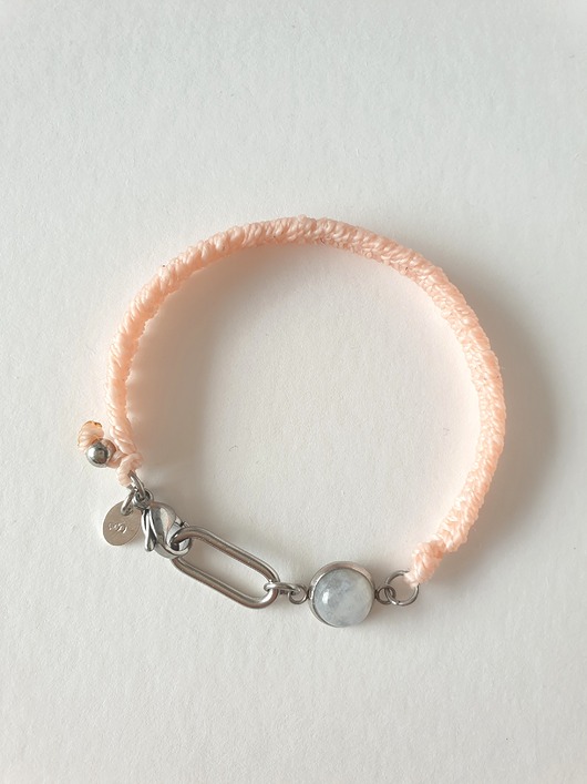 Bransoletka BOHO ręcznie tkana, jasny róż z kamieniem księżycowym