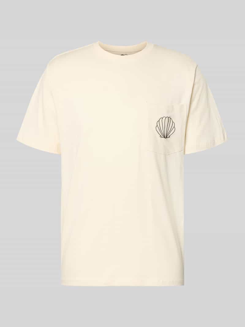 t-shirt z brustaszą i haftem model ‚Ilfracombe’
