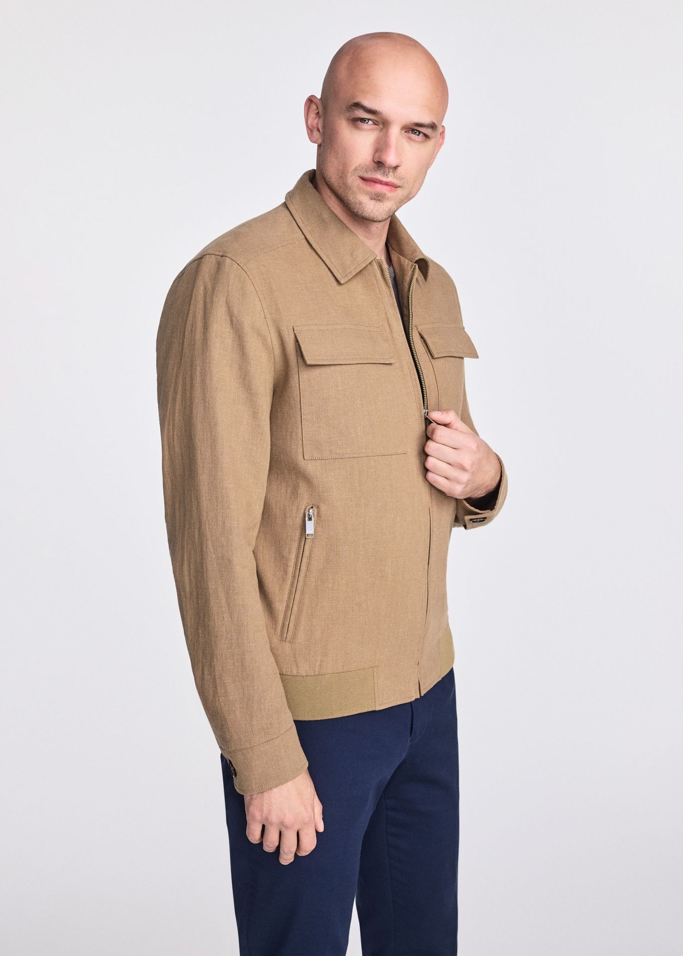 Ciemnobeżowa przejściowa kurtka męska