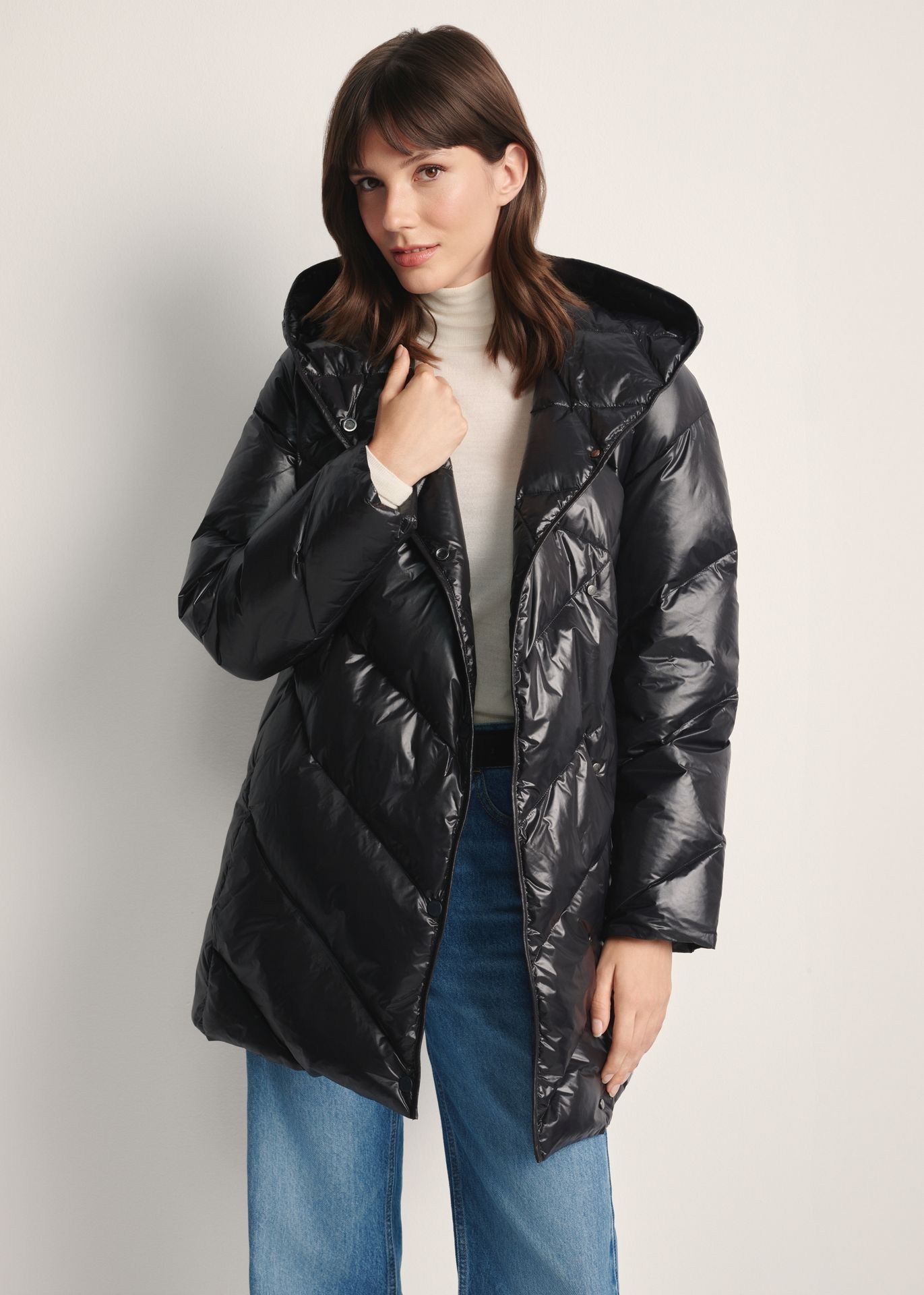 Czarna pikowana kurtka damska