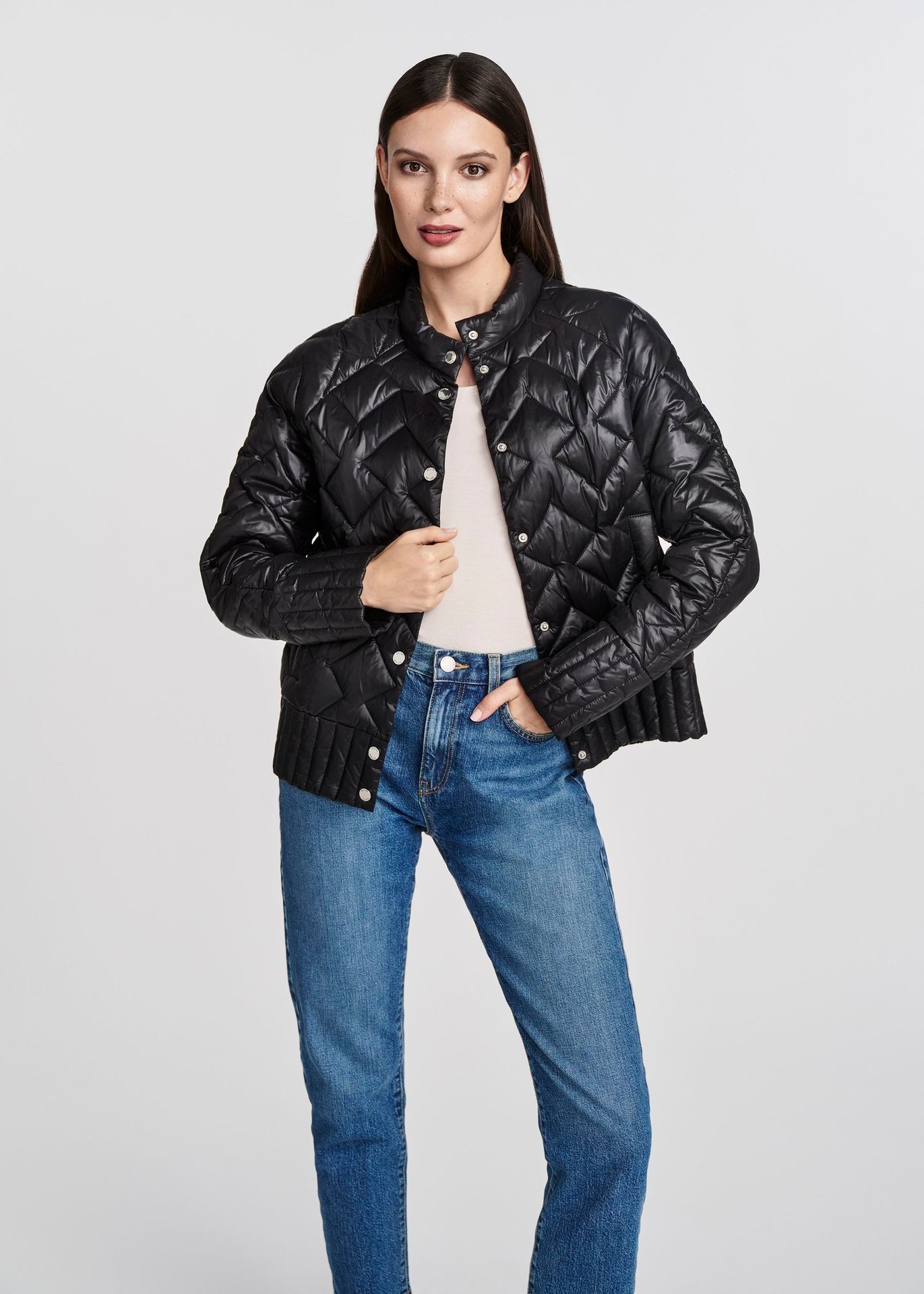 Czarna pikowana kurtka przejściowa damska