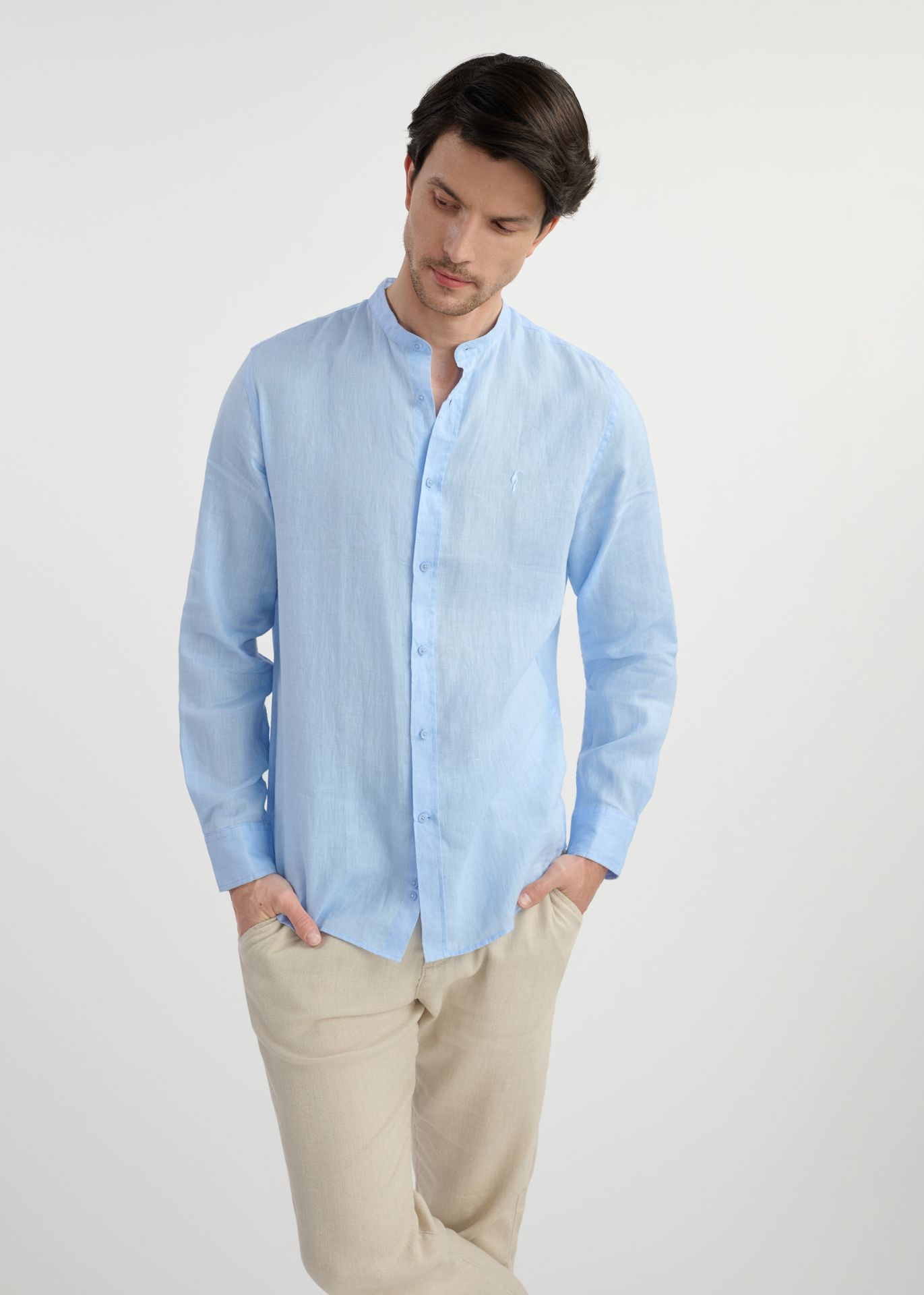 Błękitna lniana koszula męska