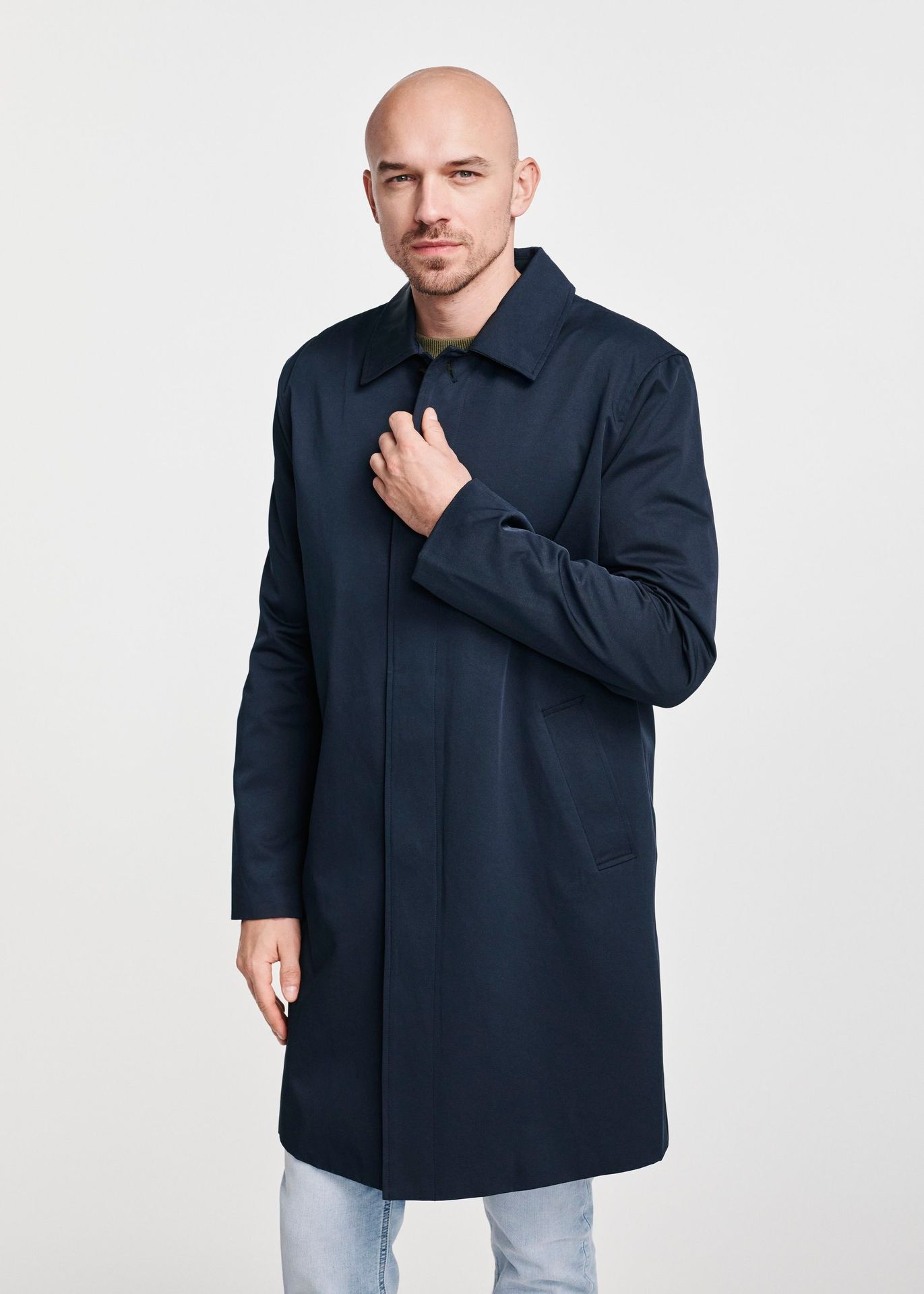 Długa granatowa kurtka męska przejściowa