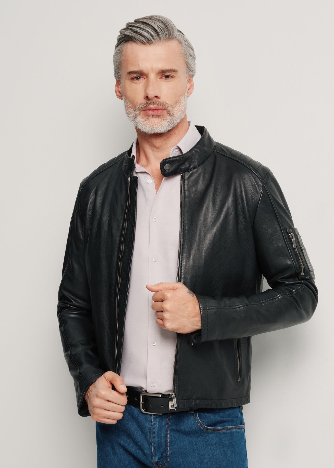 Czarna skórzana kurtka męska ze stójką