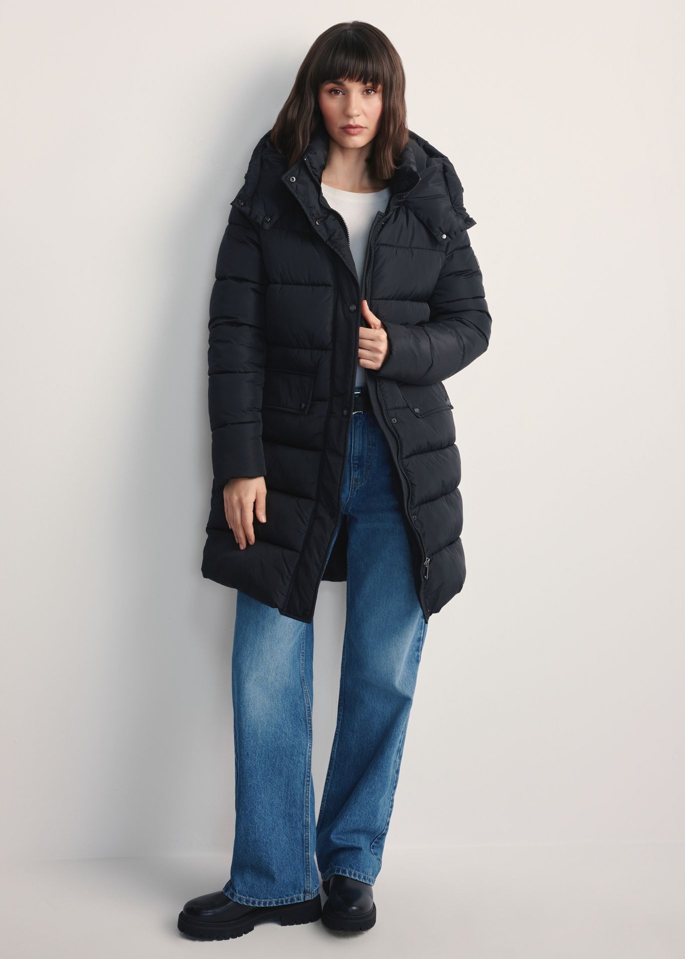 Czarna zimowa kurtka damska