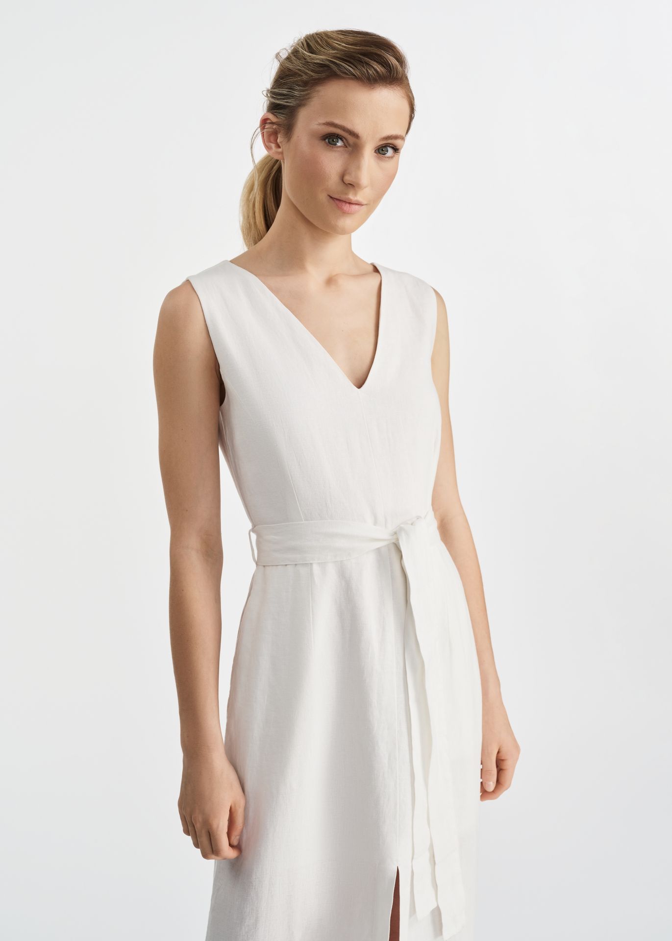 Lniana sukienka w kolorze ecru