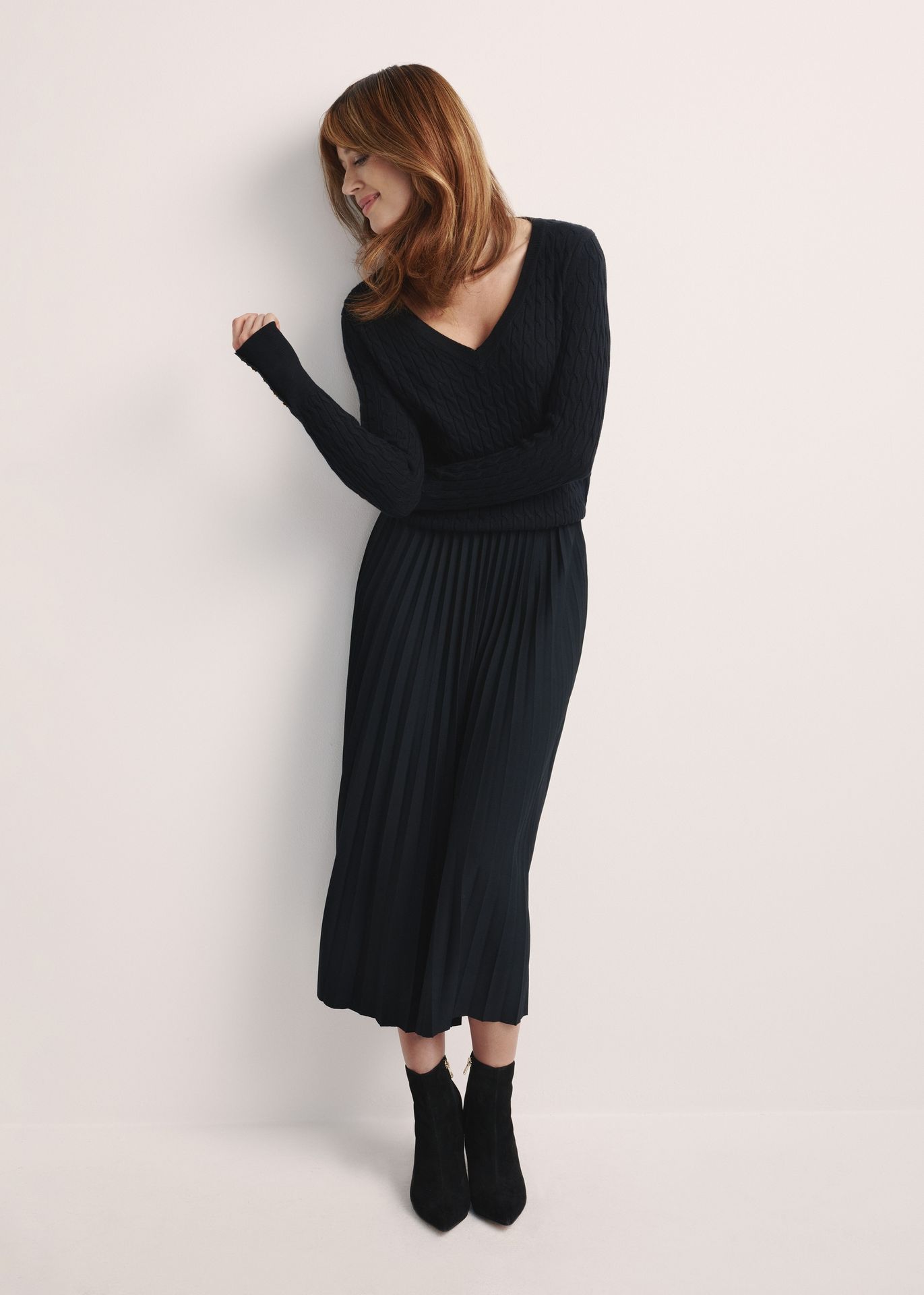 Czarna plisowana spódnica damska