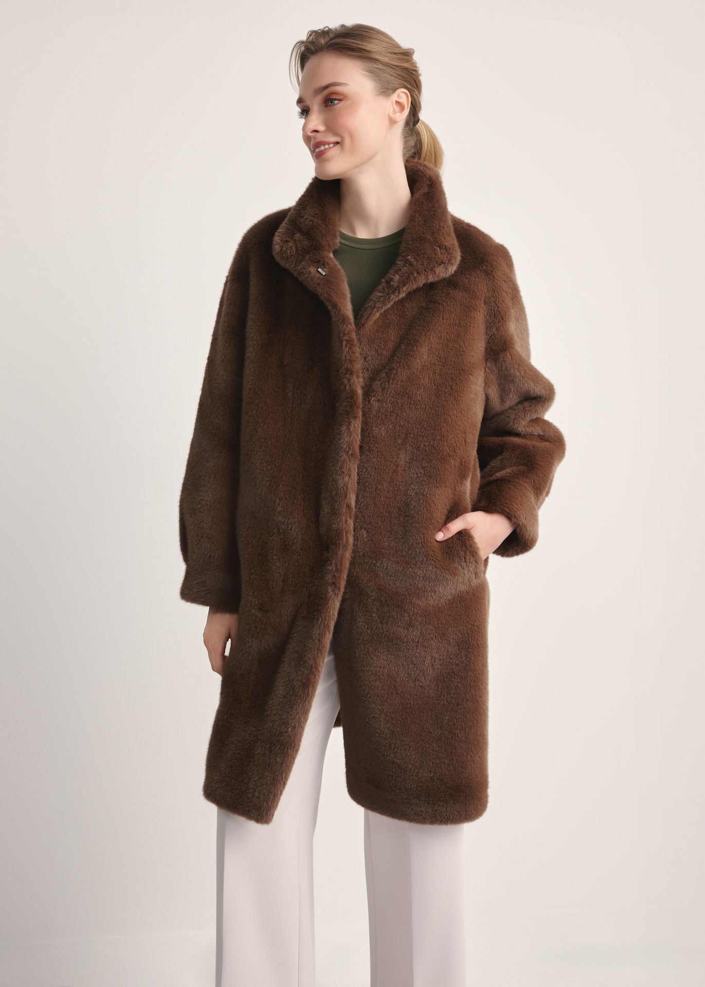 Brązowe eleganckie futro damskie