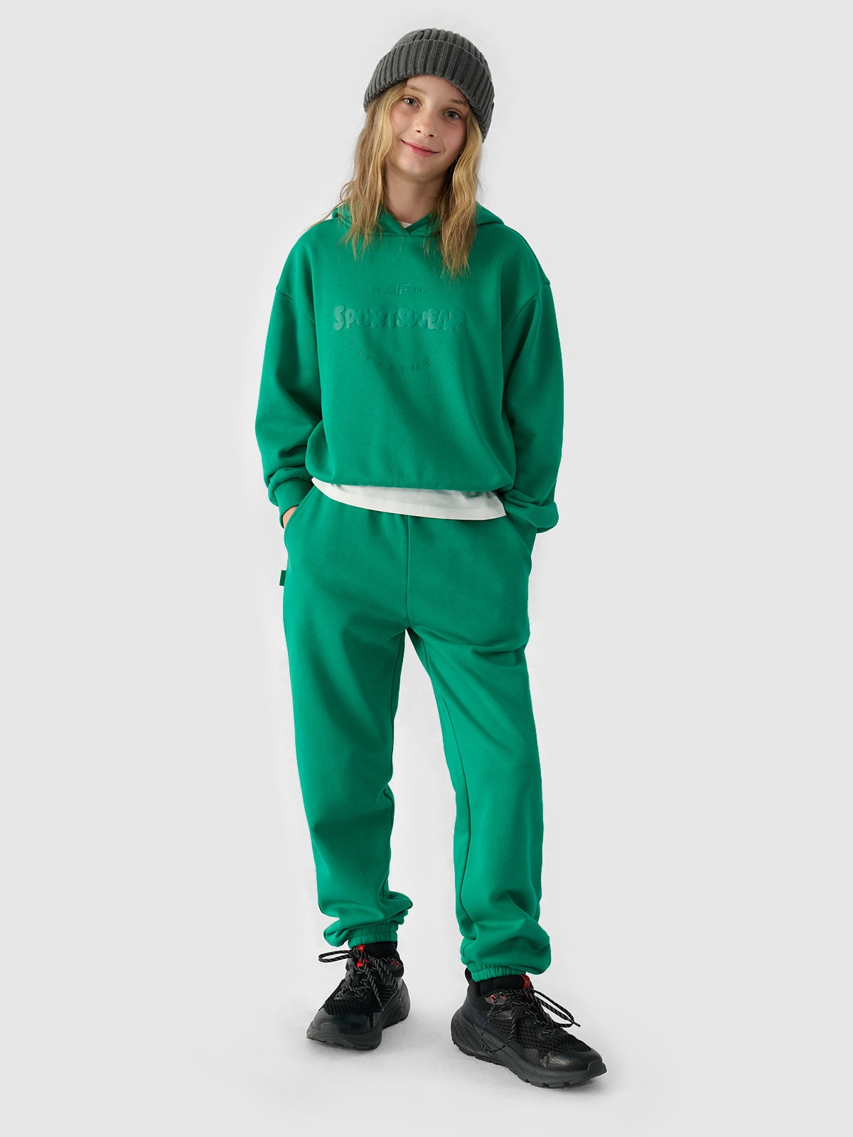 4F Spodnie dresowe joggery dziewczęce - zielony 152 (11-12 lat)