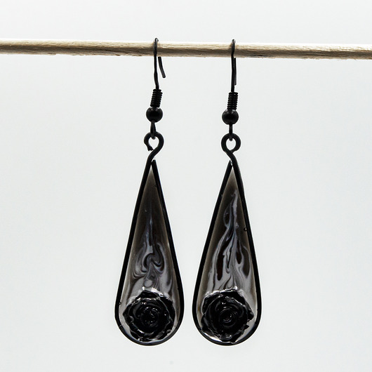 Kolczyki gotyckie z żywicy z kotem 039