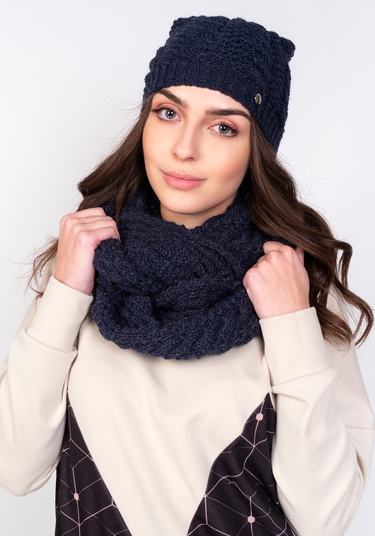 Ciepły i stylowy komplet czapka + szalik, jeans