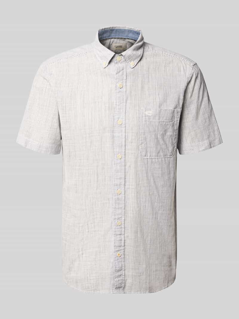 Koszula casualowa o kroju regular fit z kołnierzykiem typu button down
