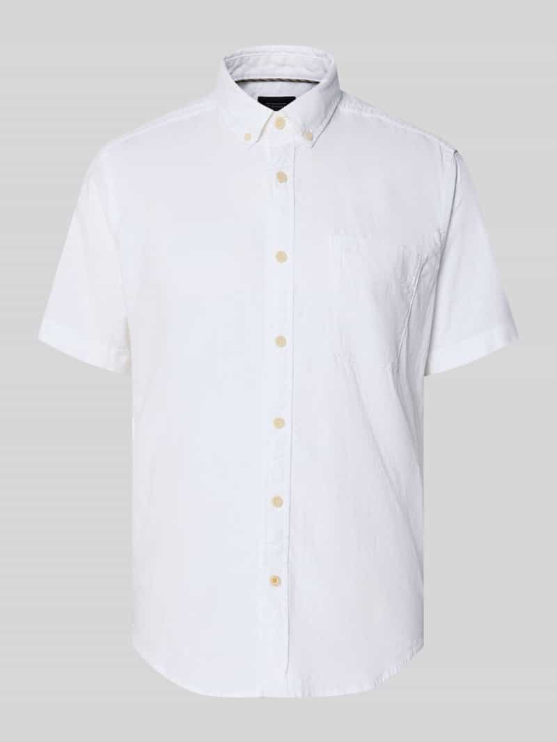 Koszula casualowa o kroju regular fit z kołnierzykiem typu button down