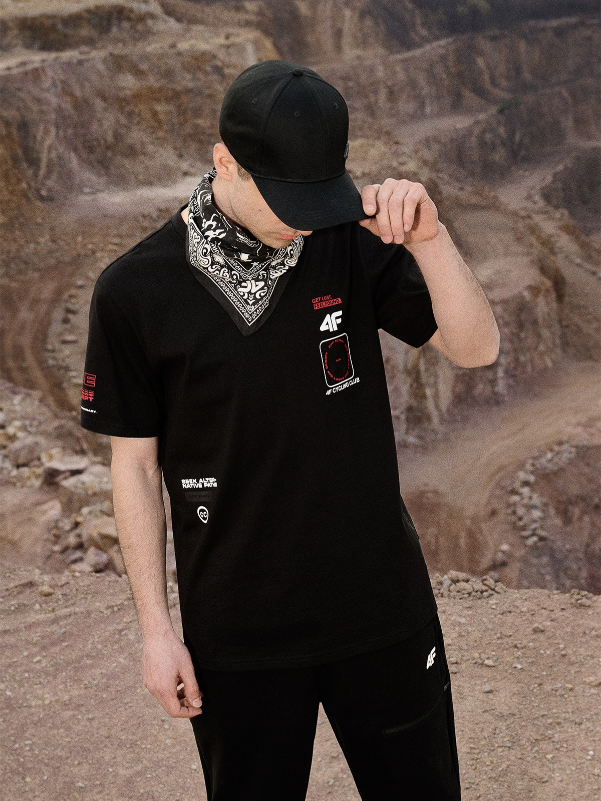 4F T-shirt regular z nadrukiem męski - czarny XXL