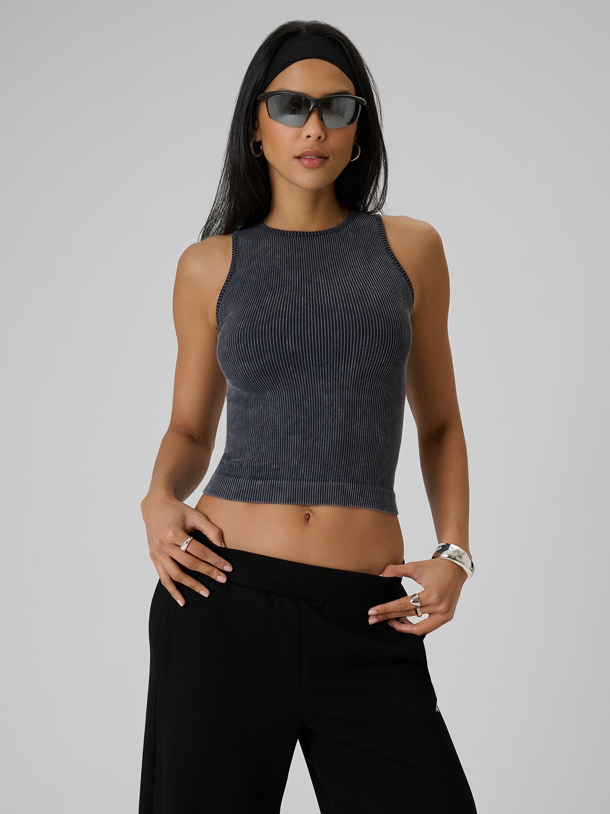 4F Top slim z prążkowanej dzianiny damski - czarny XS/S