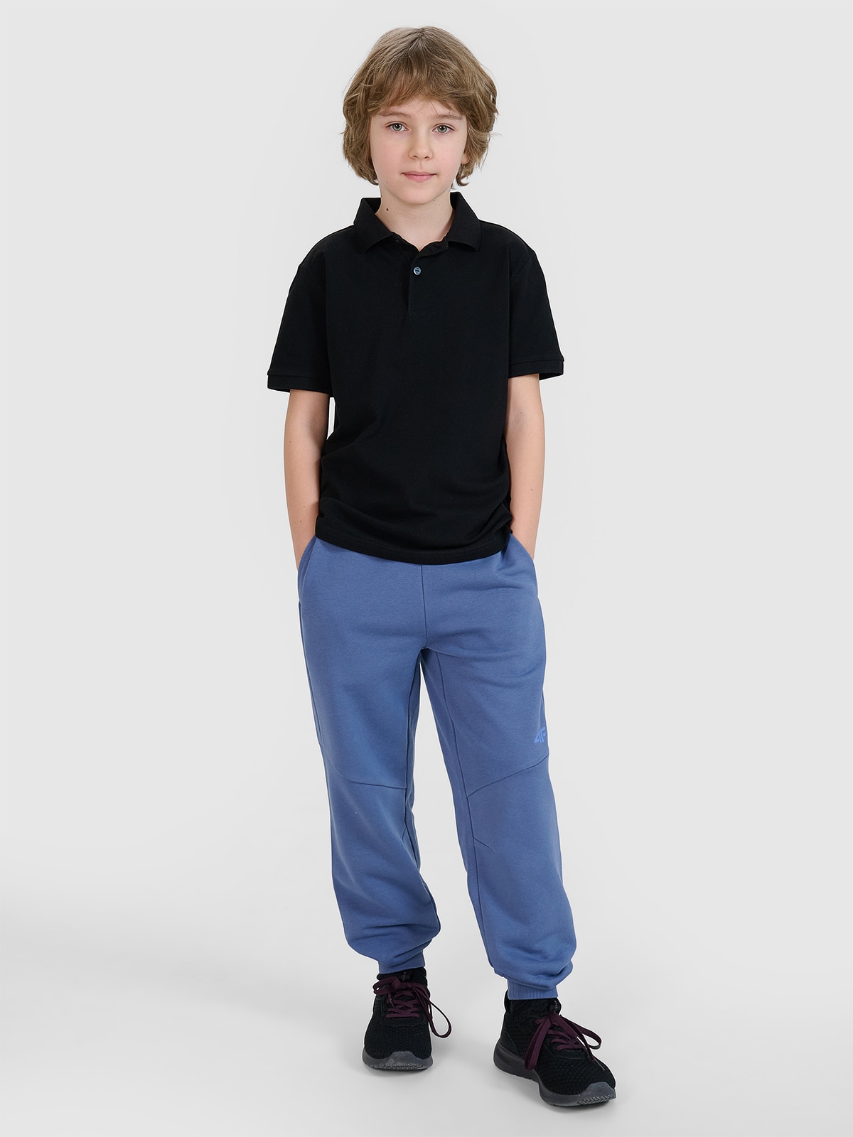 4F Spodnie dresowe joggery chłopięce - niebieskie 146 (10-11 lat)