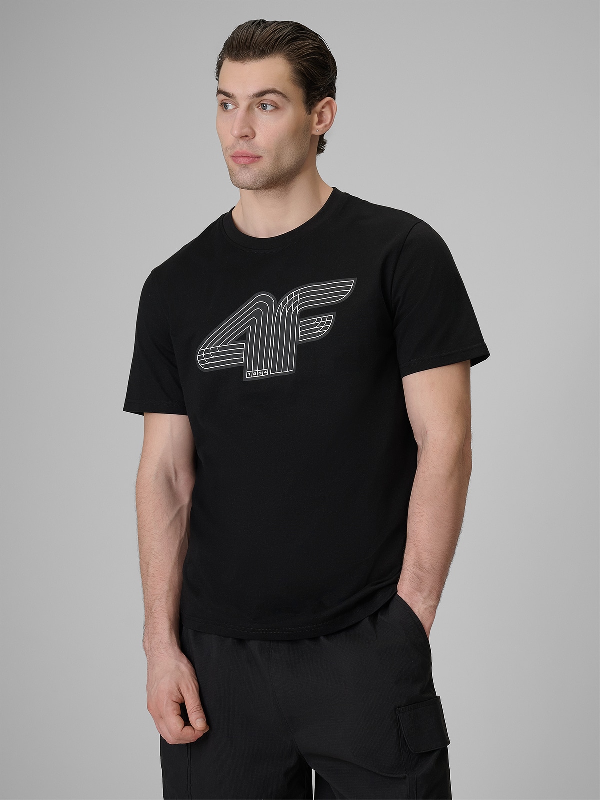4F T-shirt regular z nadrukiem męski - czarny XXL