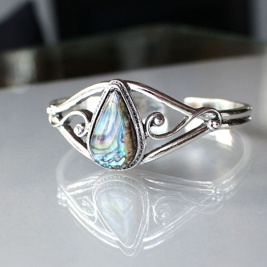 Masa perłowa elegancka bransoletka otwarta