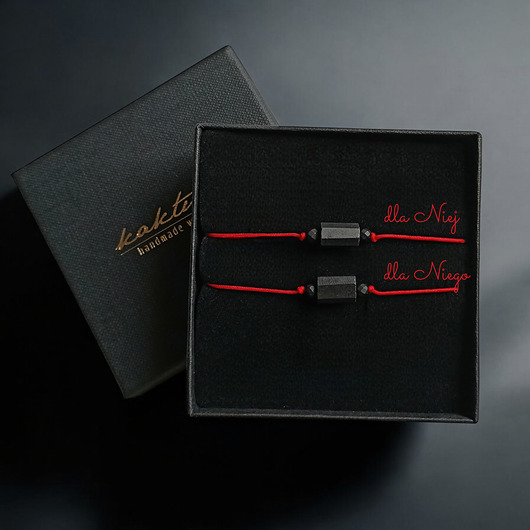 Komplet dla pary : ochronne bransoletki - czarny turmalin : czerwony sznurek