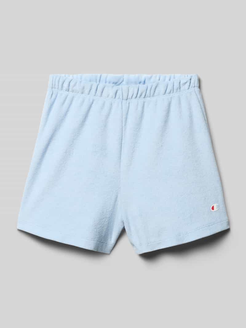 Szorty o kroju straight fit z nadrukiem z logo