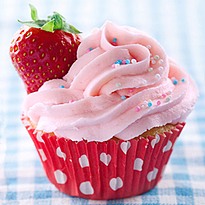 Cupcake truskawkowy z dostawą e-torty