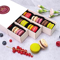 Pudełko 18 Francuskich Makaroników z dostawą e-torty