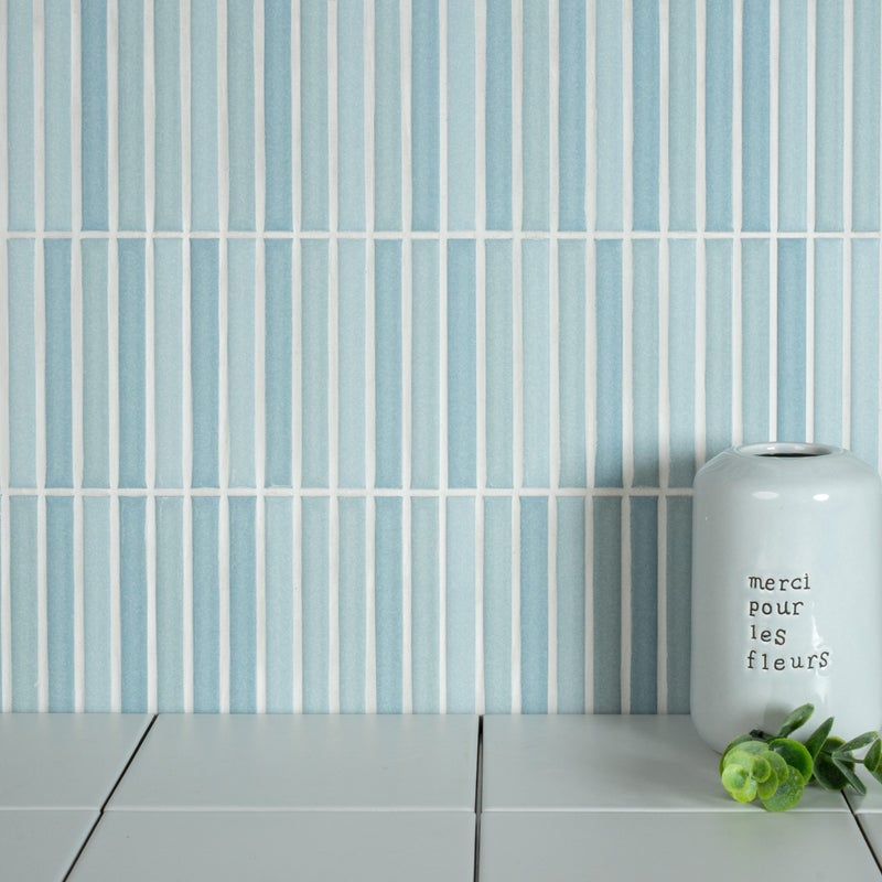 Matowa porcelanowa okładzina z efektem reliefu, niebieska Roku Blue 11,5x23 cm