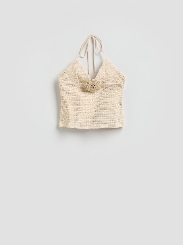 Reserved - Crochetowy top z kwiatową aplikacją - beżowy