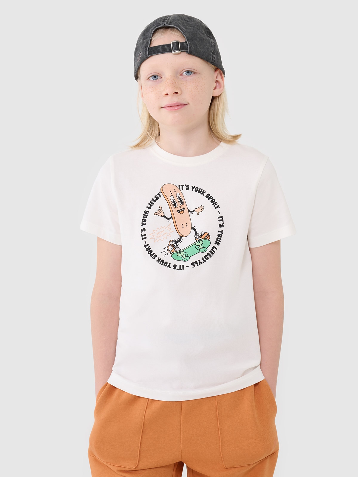 4F T-shirt regular z nadrukiem chłopięcy - biały 146 (10-11 lat)