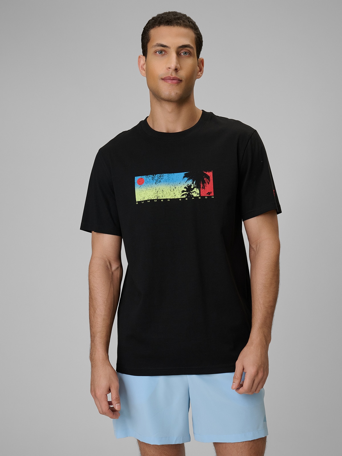 4F T-shirt regular z nadrukiem męski - czarny M