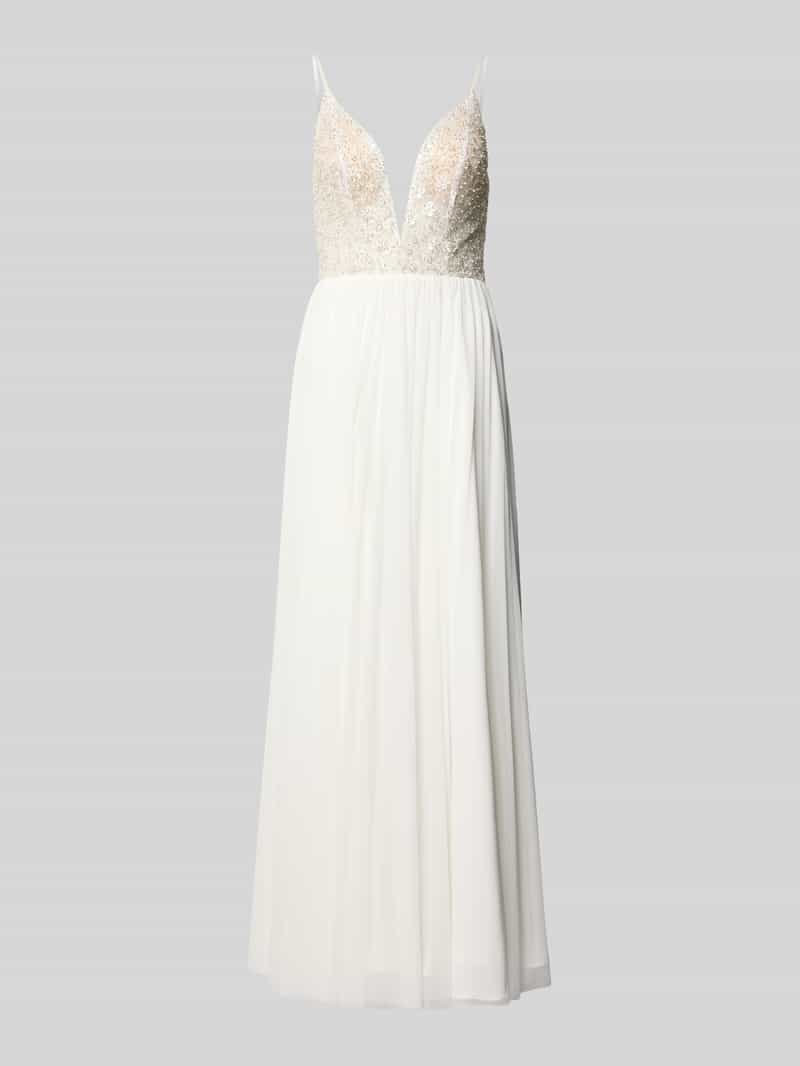 Suknia ślubna z ozdobnym kamiennym wykończeniem