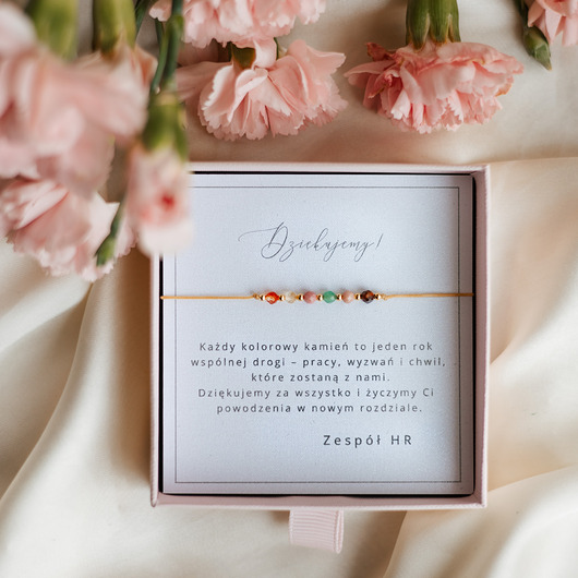 Bransoletka z kamieni naturalnych, prezent na zakończenie pracy