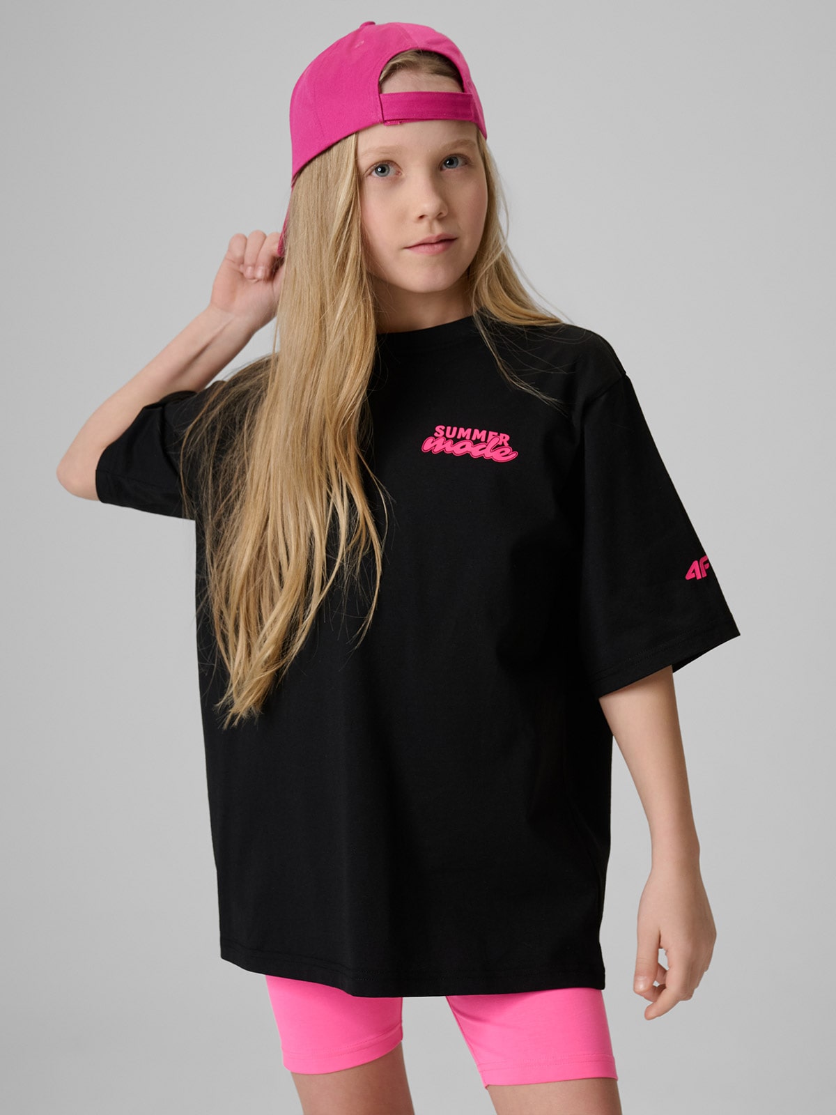 4F T-shirt loose z nadrukiem dziewczęcy - czarny 158/164 (12-14 lat)