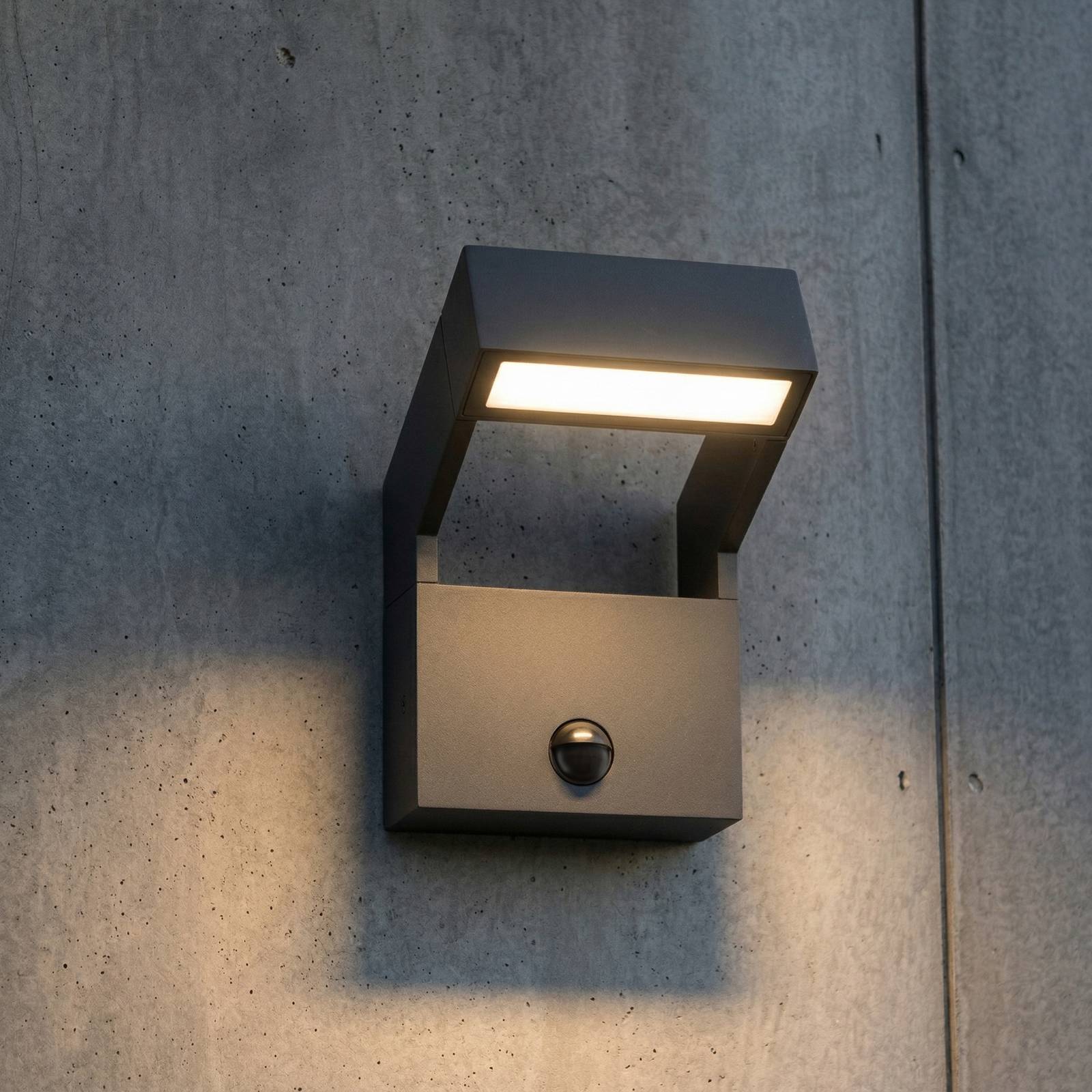 Arcchio Kinkiet zewnętrzny LED Kovato, z czujnikiem, ciemnoszary, IP65 Kovato, aluminiowy / szary / cynkowy, metal, nowoczesny