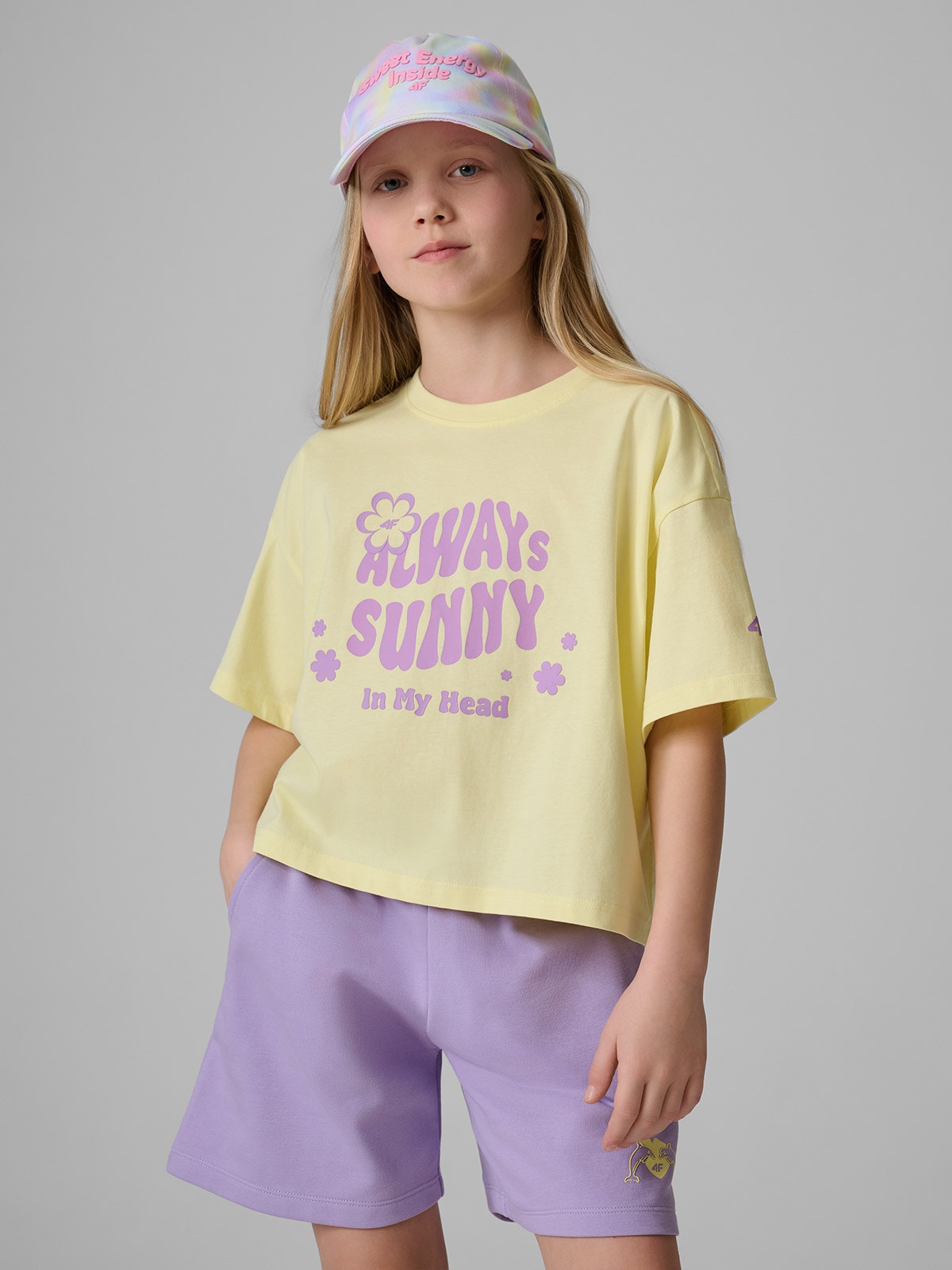 4F T-shirt loose z nadrukiem dziewczęcy - żółty 158/164 (12-14 lat)