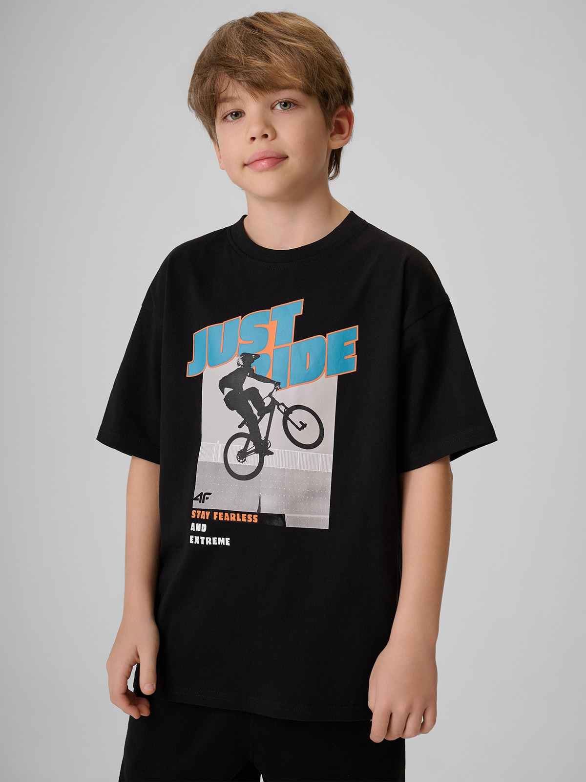 4F T-shirt loose z nadrukiem chłopięcy - czarny 158/164 (12-14 lat)