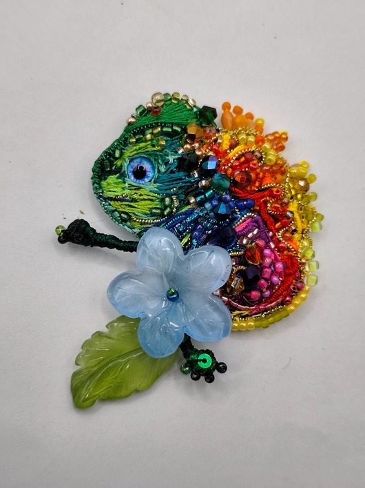 Broszka kameleon