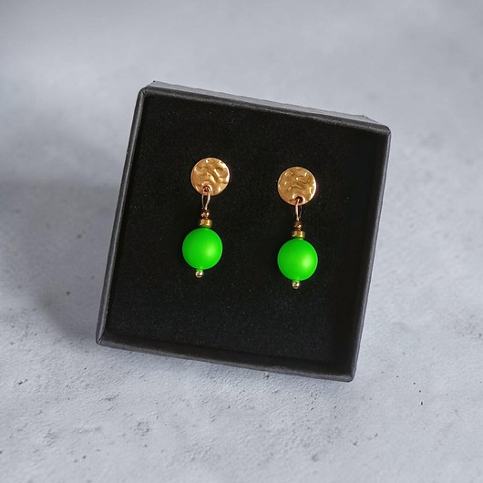Swarovski neon pearls : neon green : drobne sztyfty
